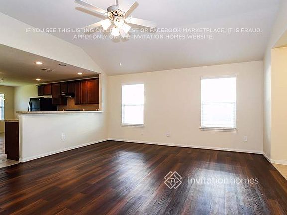 5th image of 1015 Doubletree Glen Dr