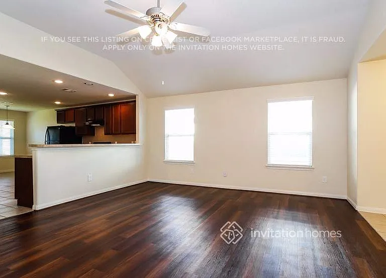 1015 Doubletree Glen Dr — Photo 5