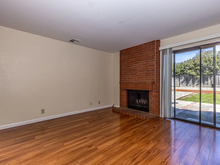 32725 Hilmar St — Photo 14