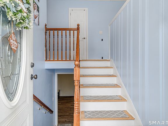 5th image of 26 Pleasant Street