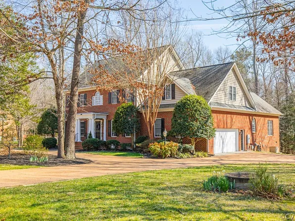 10009 Wintercrest Dr, Ashland, VA 23005