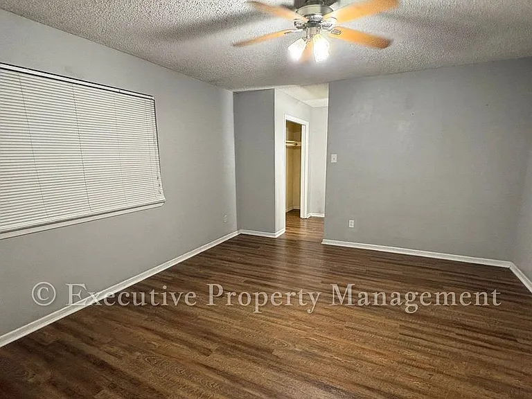 410 Jeffrey Ln — Photo 21
