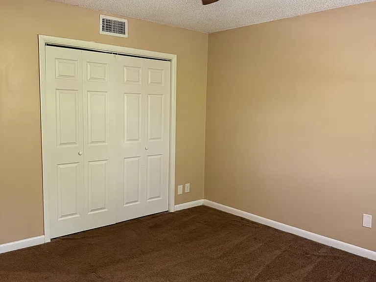 323 Forest Park Rd #7-3 — Photo 16