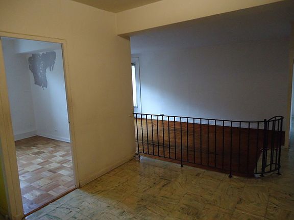 3rd image of 9819 64th Ave APT 5B