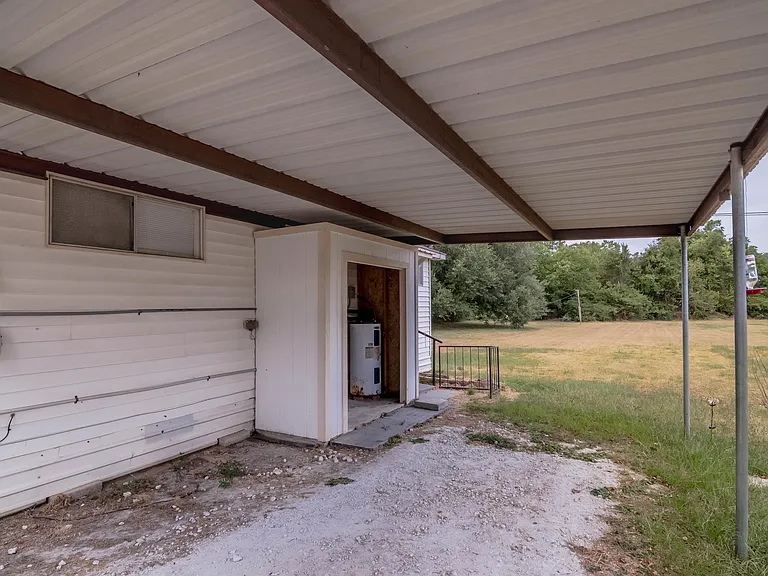 137 Lee Rd — Photo 11