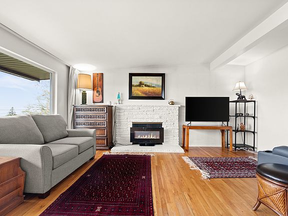 5th image of 4230 S Olympic Way