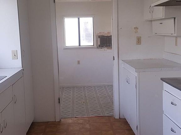 4th image of 411 N 3rd St