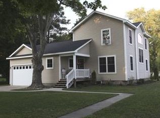 300 Meech St, Charlevoix, MI 49720