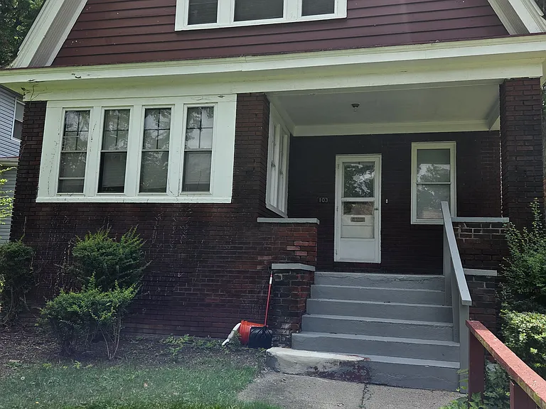 103 S Euclid Ave — Photo 1