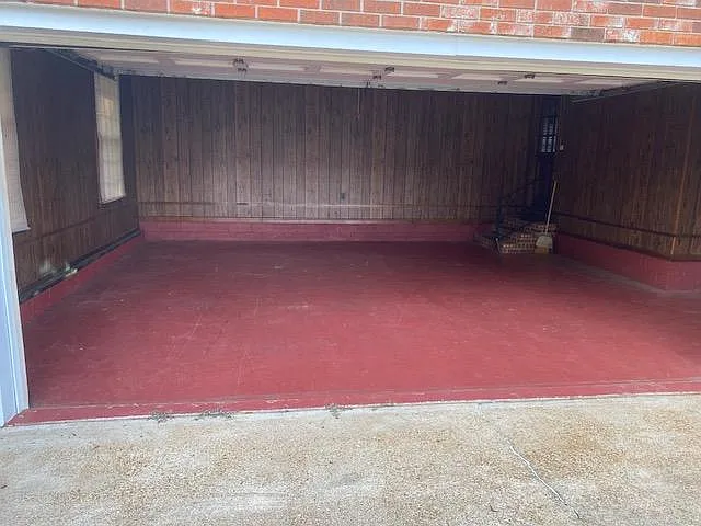 Large 2-Car Garage