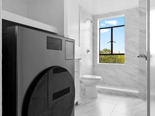 100 Riverside Drive image 8 of 14