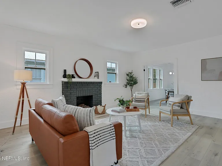 4725 French St — Photo 25