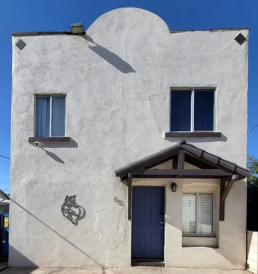 712 E Pierce St #5