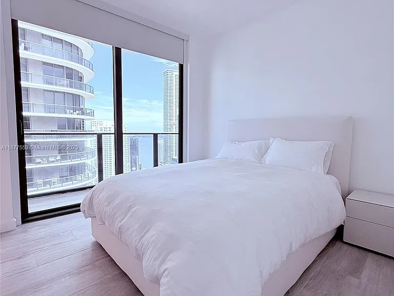 55 SW 9th St #4003 — Photo 7