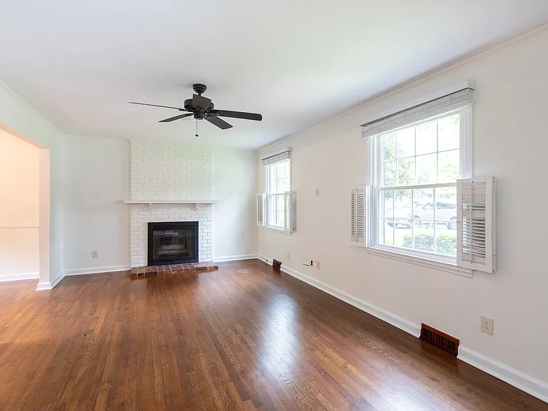 5839 Wedgewood Dr — Photo 3