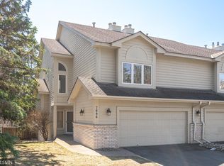 7096 Cahill Rd, Edina, MN 55439