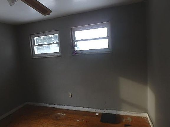 5th image of 820 E Pgh McK Blvd