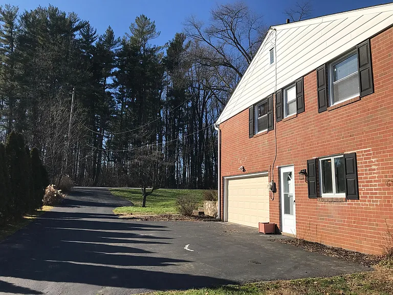 1443 Valley Forge Rd — Photo 4