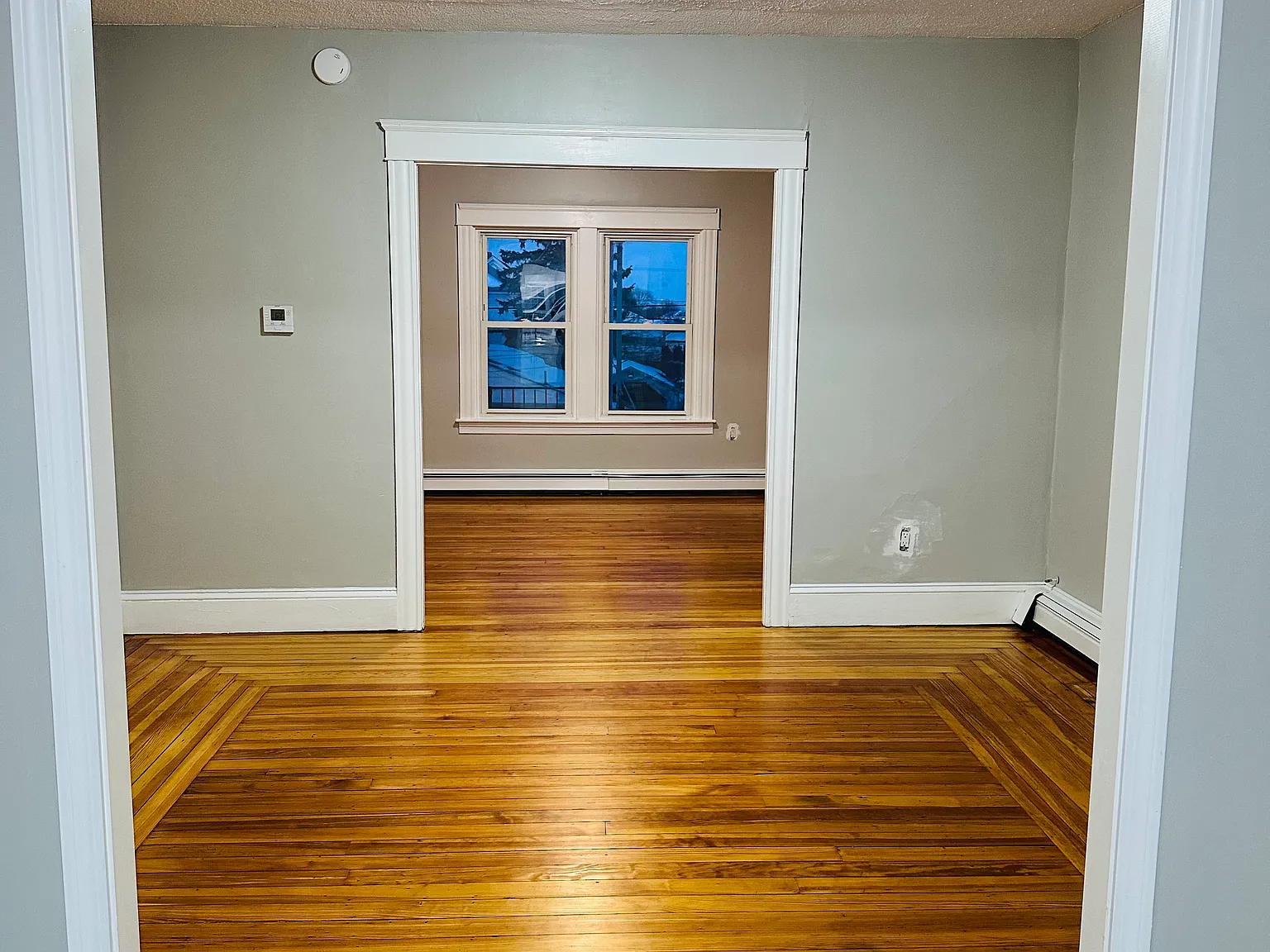3 bed, 1300 sqft, $2,100 — Photo 3