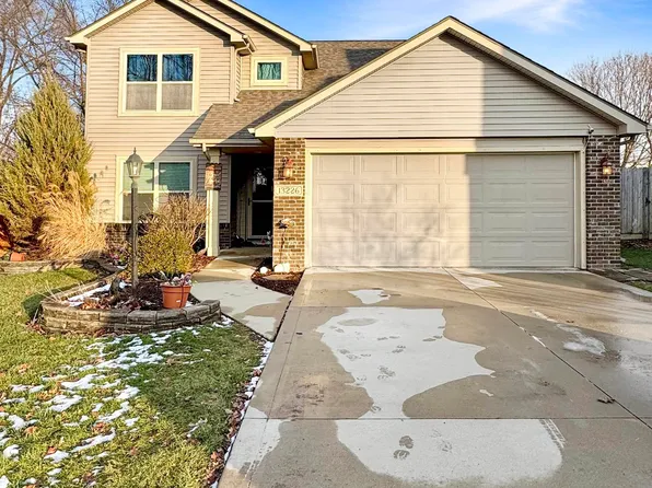 13226 Indiana St, Grabill, IN 46741