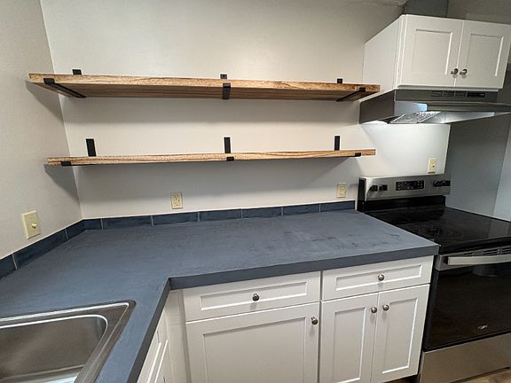 2nd image of 26 Hadley Rd #28