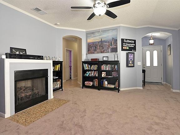 5th image of 102 Littleton Cir