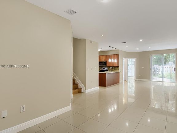 5th image of 7663 N Southwood Cir