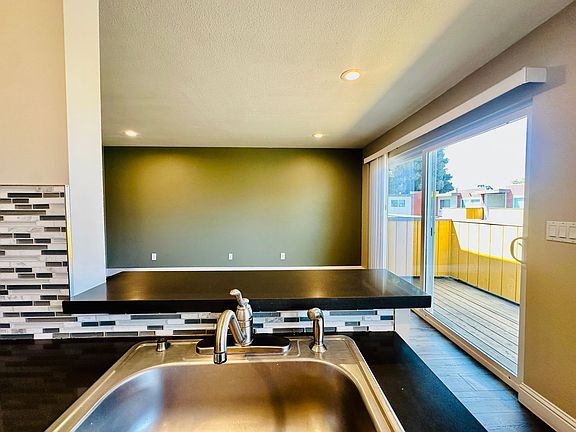 3rd image of 25013-25021 Cypress Ave #8