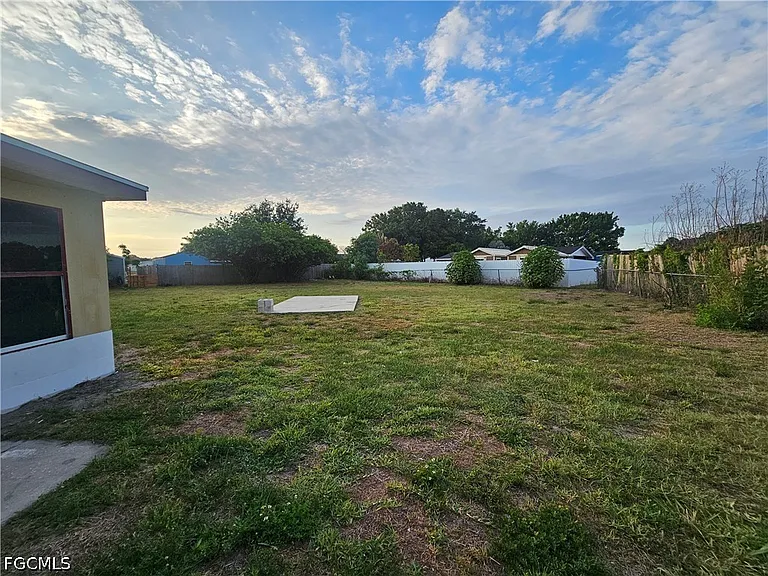 423 Morgan Cir S — Photo 25