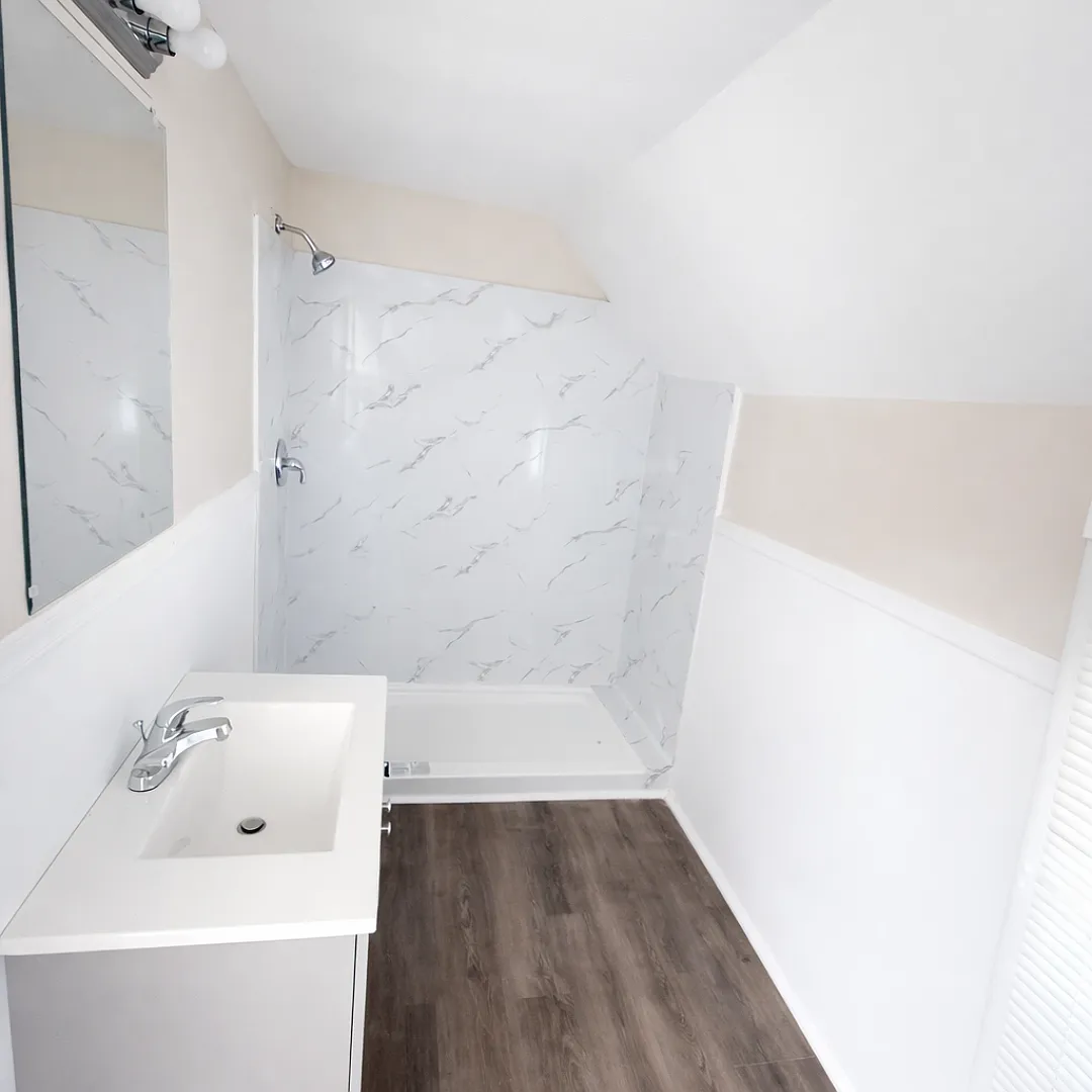 8400 Medina Avenue — Photo 4