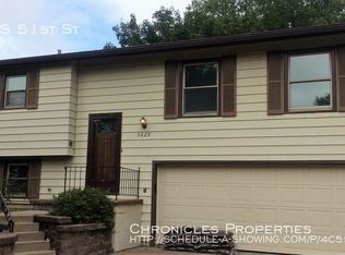 5629 S 51st St, Omaha, NE 68117