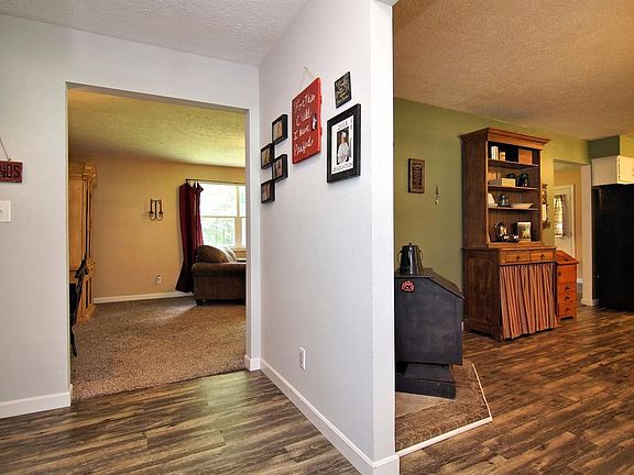 4th image of 1824 Logans Ln