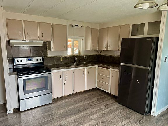 2nd image of 61 Lancelot Ln