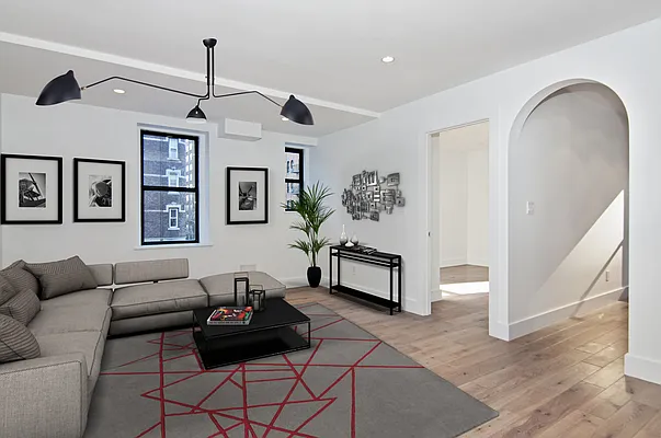 Rented by Bold New York | media 16