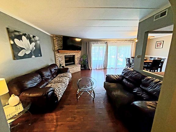 2nd image of 9068 Del Prado Dr APT 1S