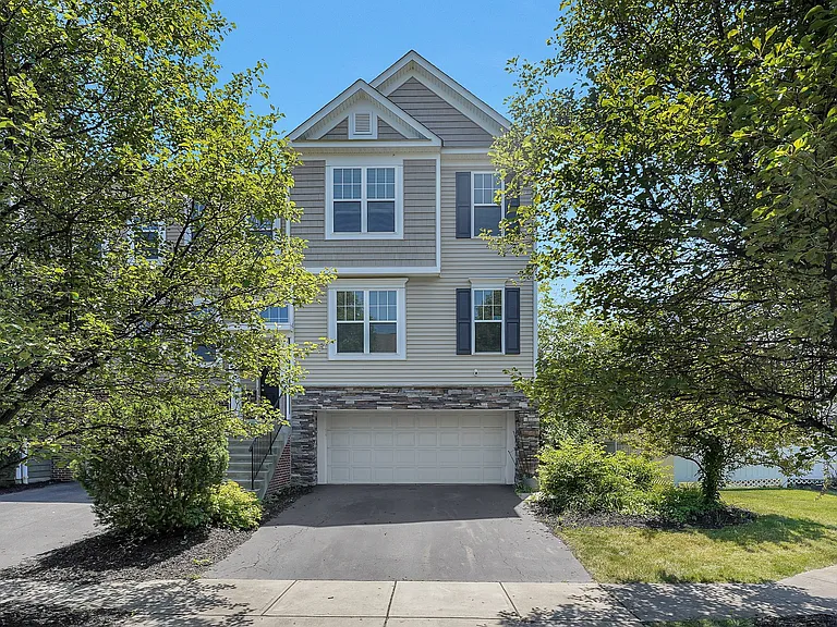 4131 Kinnia Dr — Photo 1
