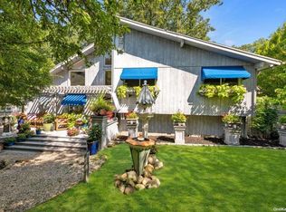 8 Cathy Ct, Northport, NY 11768
