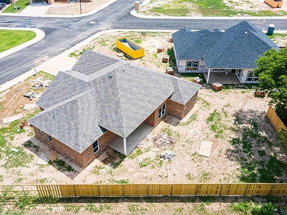 3rd image of 903 Stone Meadow Dr