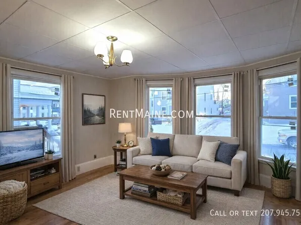 84 Shawmut St APT 1F, Lewiston, ME 04240