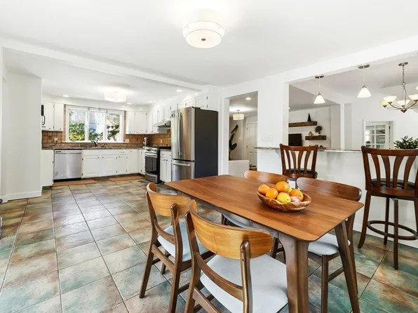 41 Cross St, Winchester, MA 01890