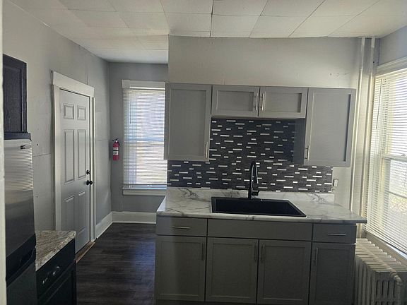 4th image of 681 York Ave #1
