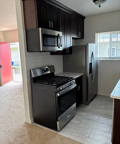14154 Erwin St #6 — Photo 8