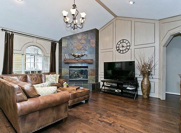 5th image of 8924 Clubcreek Cir