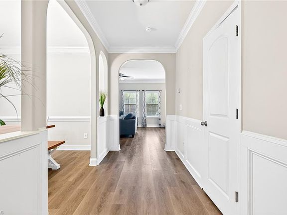 3rd image of 115 Radiant Path