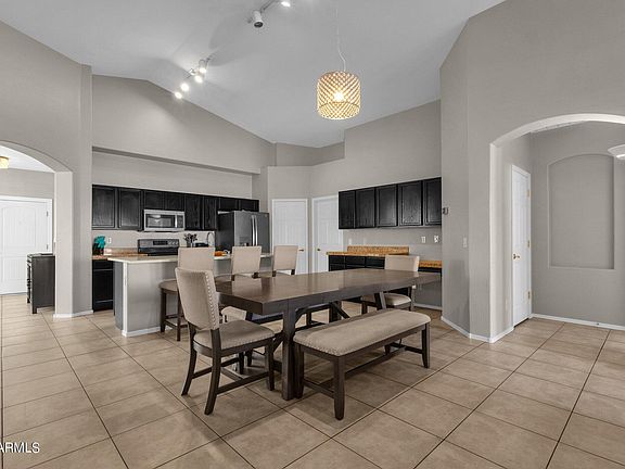 5th image of 1706 W VINEYARD PLAINS Drive