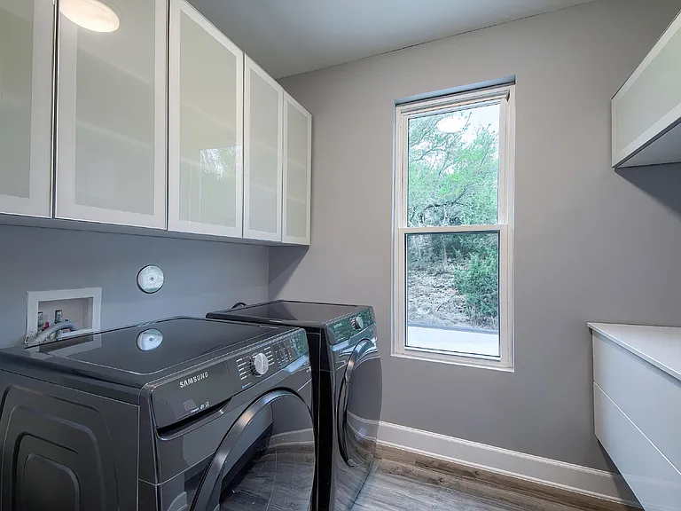 714 Misty Water Ln — Photo 23