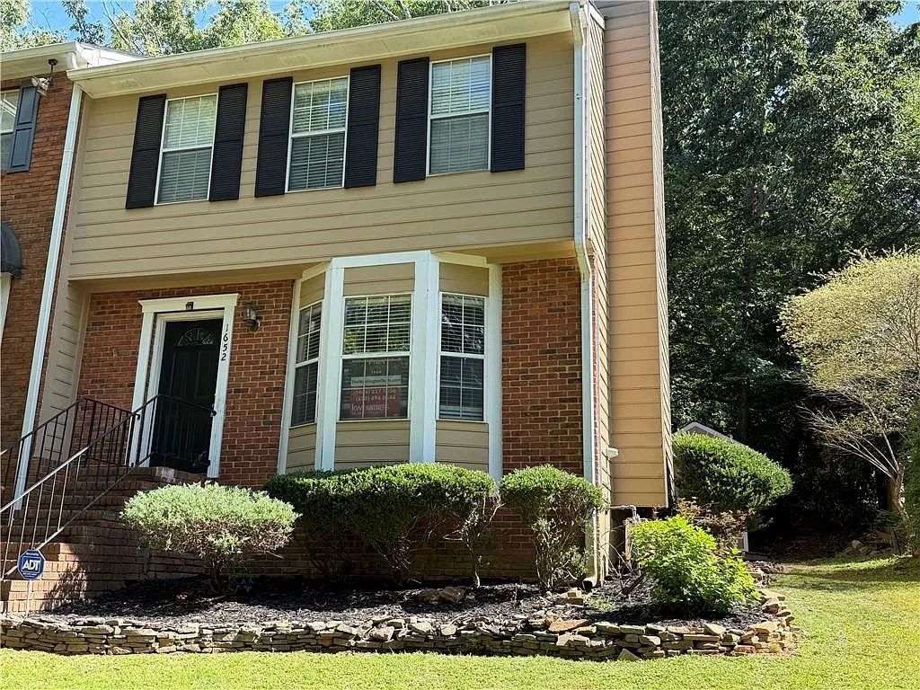 2 bed, 2.5 bath, 1288 sqft, $1,875 — Photo 1