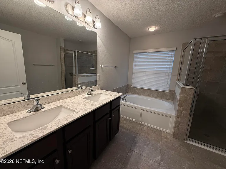 686 Glendale Ln — Photo 21