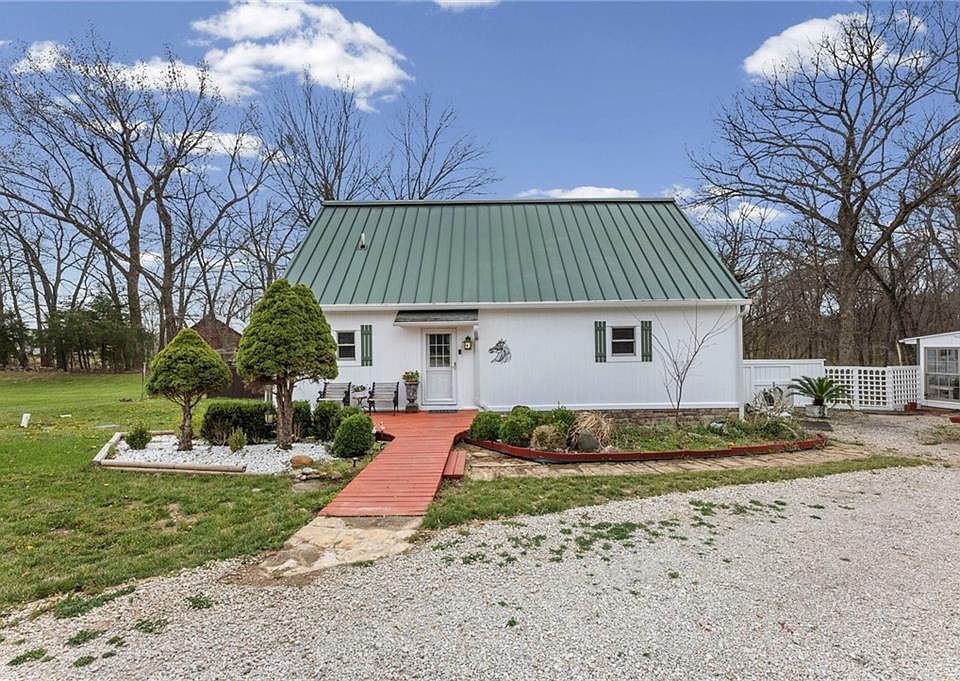 1st image of 25828 Old Kc Rd