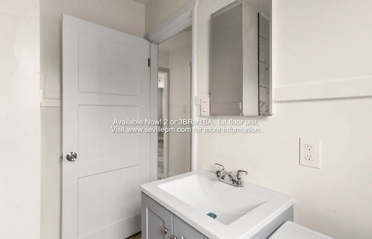 3 bed, 1050 sqft, $3,200 — Photo 2